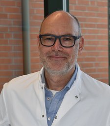 Dr. med. Herre van Stipriaan  